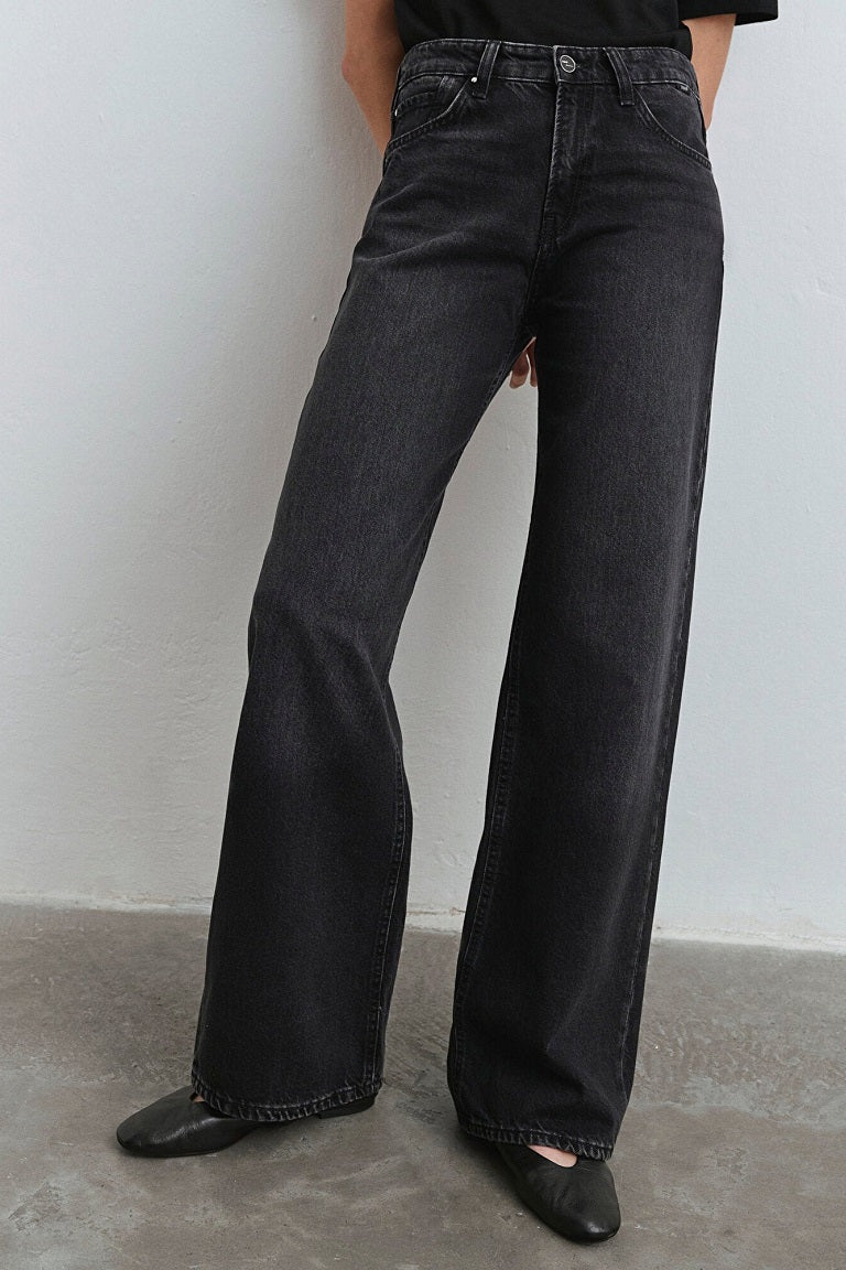 Taylor Straight Leg Jeans