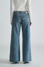 Sandy Brushed Classic Denim Jean