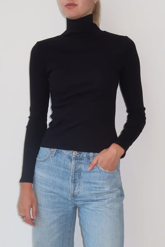Ribbed Fitted Turtleneck
